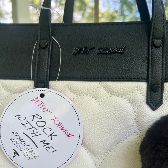 NWT-Betsey Johnson’s- ROCK WITH ME Black and Cream Heart Satchel/purse/tote - Picture 3 of 5